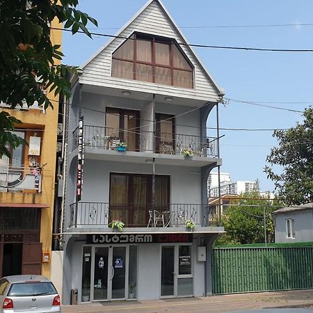 Hotel Leon Batumi Exterior photo