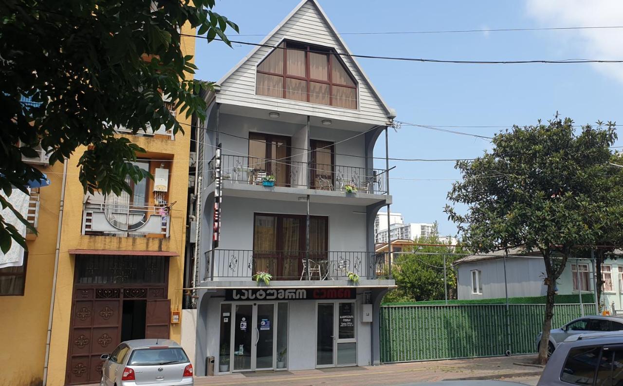 Hotel Leon Batumi Exterior photo