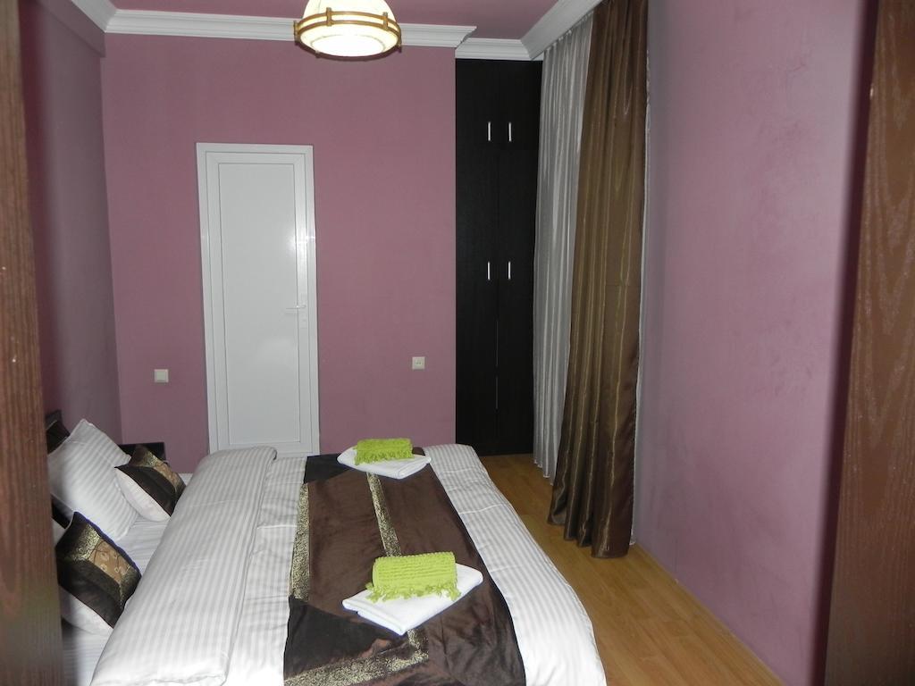 Hotel Leon Batumi Exterior photo
