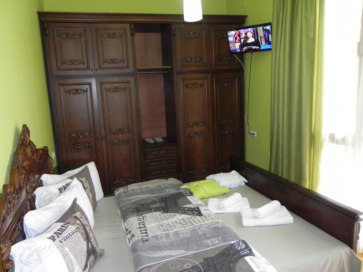 Hotel Leon Batumi Exterior photo